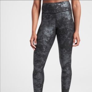 Athleta Elation Misty Lace Tight, size Large, New